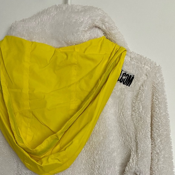 Volcom pullover. Size small - Picture 6 of 7